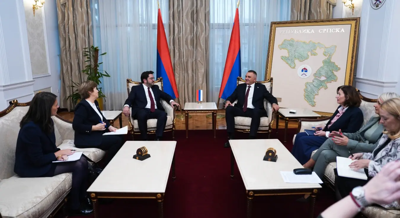 Предсједник Владе Републике Српске Саво Минић примио је данас у наступну посјету новименованог амбасадора Француске у БиХ, Кевина Тулијеа (Kévin Thuillier).