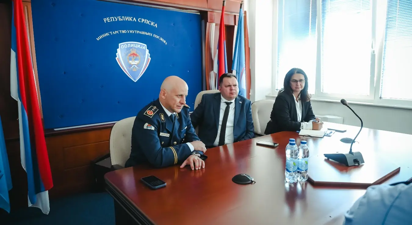 У Министарству унутрашњих послова Републике Српске одржан је састанак Штаба МУП-а Републике Српске „Избори 2026“, на којем су разматране досадашње активности и мјере које се предузимају ради очувања безбједности током предизборног, изборног и постизборног процеса.