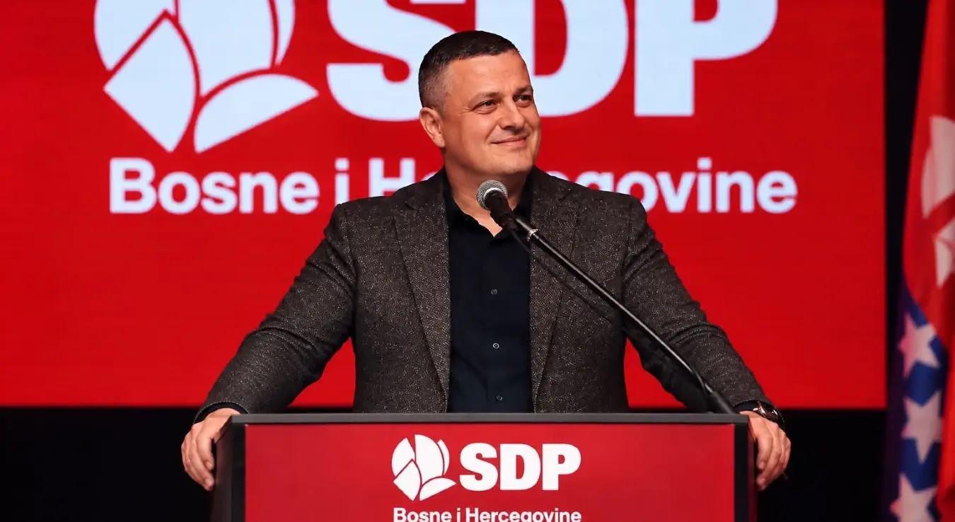 Влада ФБиХ није разријешила Војина Мијатовића