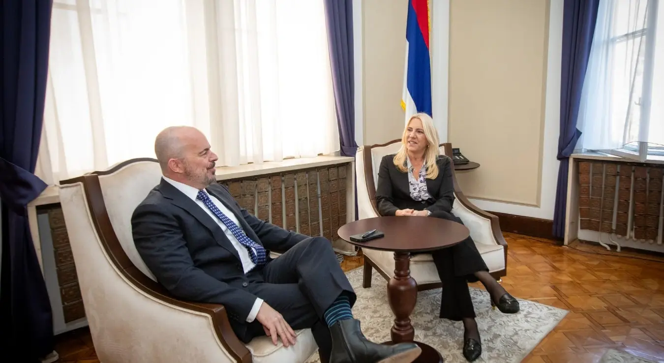 Српски члан Предсједништва БиХ Жељка Цвијановић разговарала је данас са отправником послова Амбасаде Сједињених Држава у БиХ Џоном Гинкелом о протеклим изборима и предстојећем процесу формирања власти.